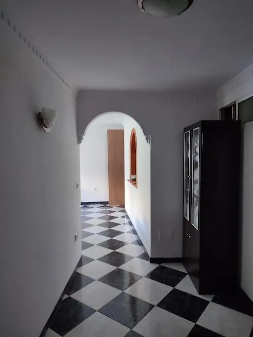 Apartamento En Playa Carvajal 푸엔히롤라 아파트